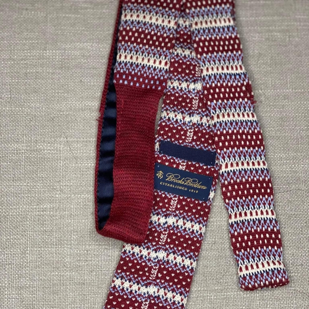 Brooks Brothers 100% Wool Red + White Skinny Necktie